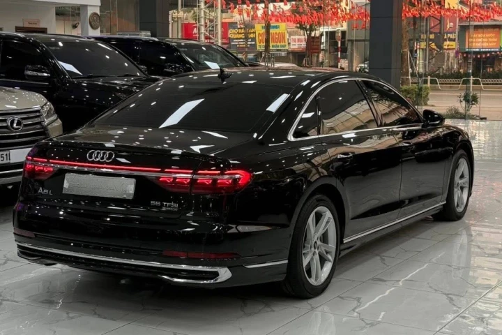 Audi A8 2024