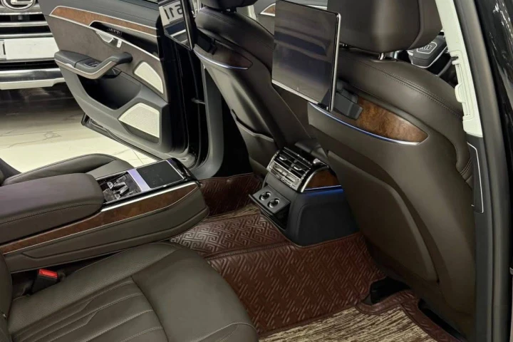 Audi A8 2024
