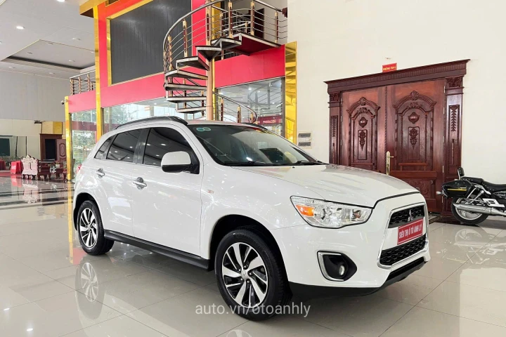 Mitsubishi Outlander 2.0 CVT Standard 2014