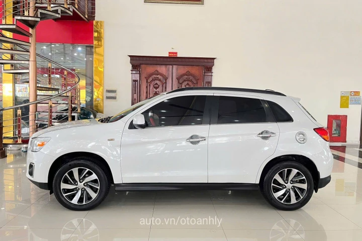 Mitsubishi Outlander 2.0 CVT Standard 2014