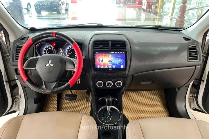 Mitsubishi Outlander 2.0 CVT Standard 2014