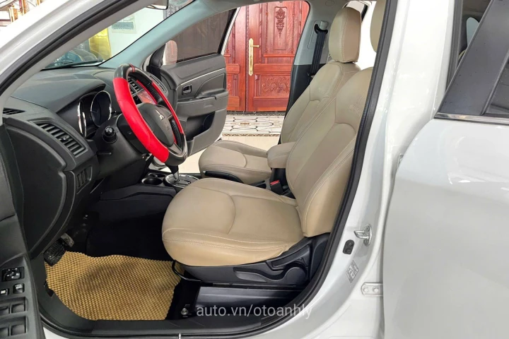 Mitsubishi Outlander 2.0 CVT Standard 2014