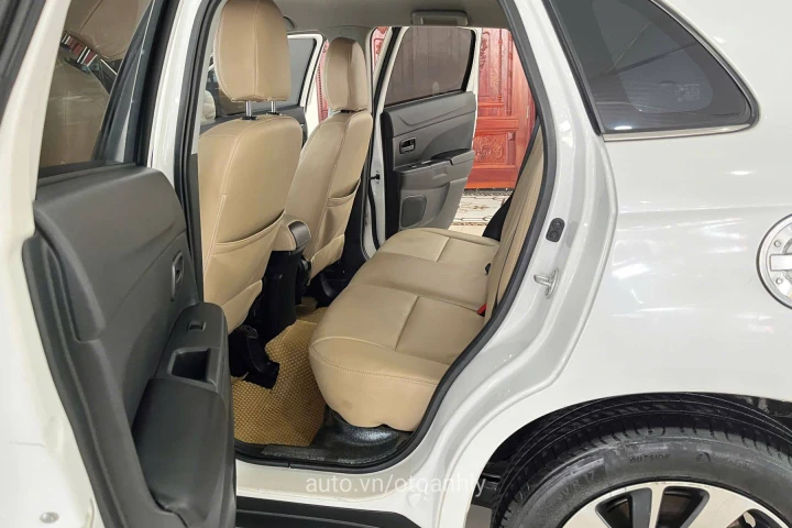 Mitsubishi Outlander 2.0 CVT Standard 2014