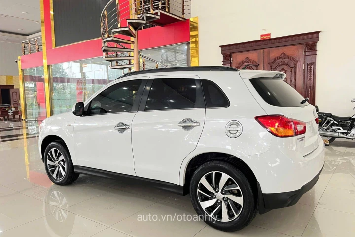 Mitsubishi Outlander 2.0 CVT Standard 2014