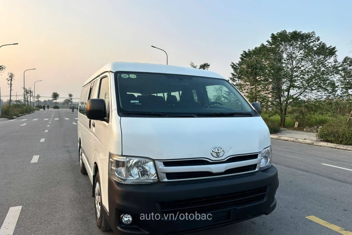 Toyota Hiace 2010