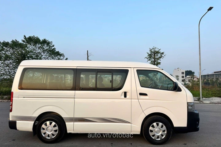 Toyota Hiace 2010