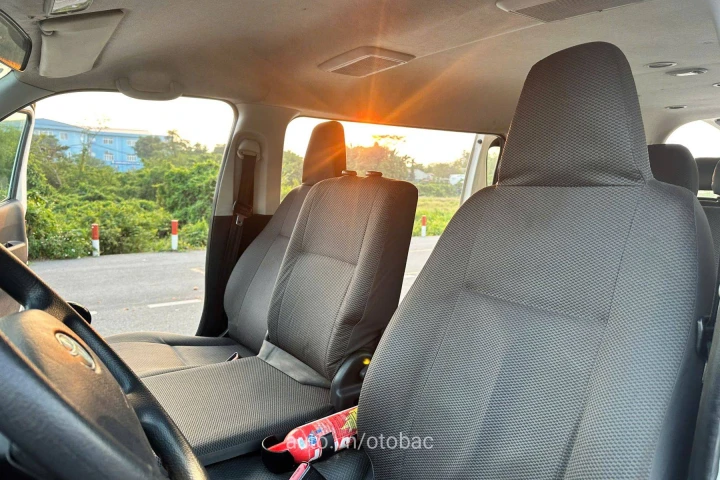 Toyota Hiace 2010