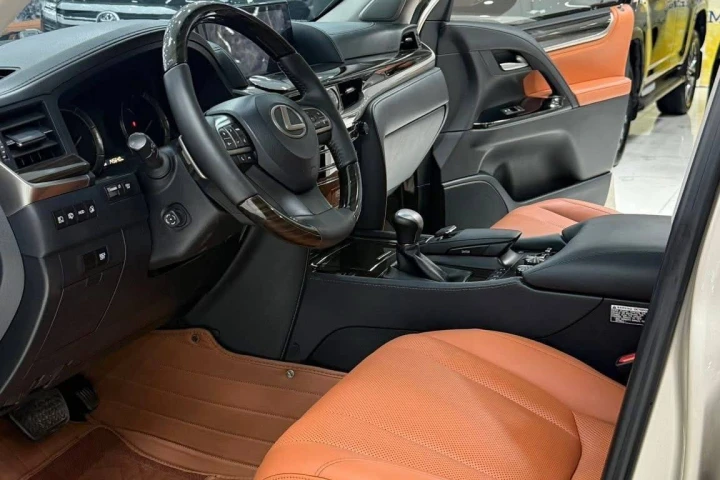 Lexus LX 2018