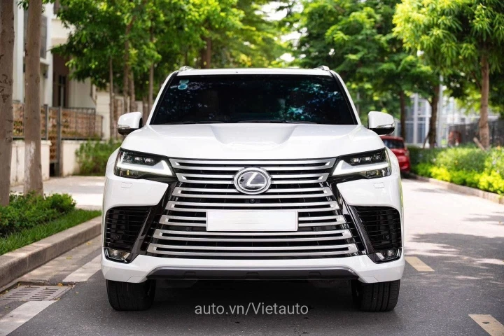 Lexus LX 2023