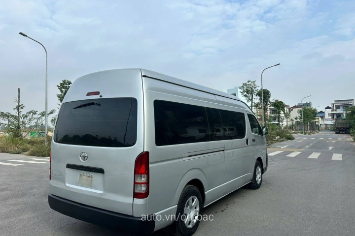 Toyota Hiace 2012