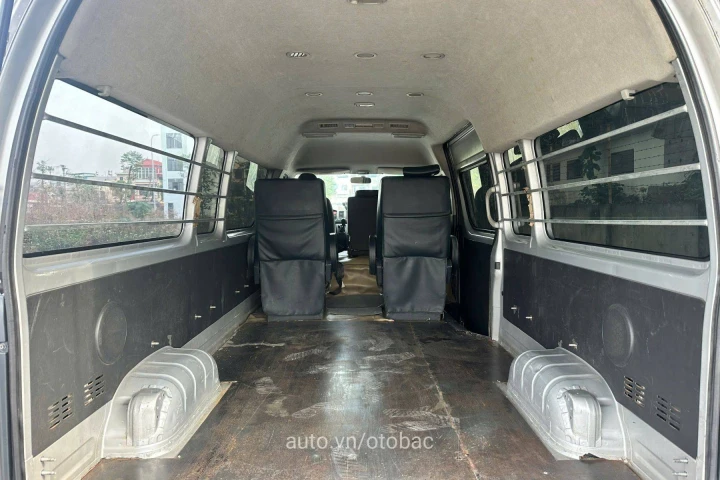 Toyota Hiace 2012