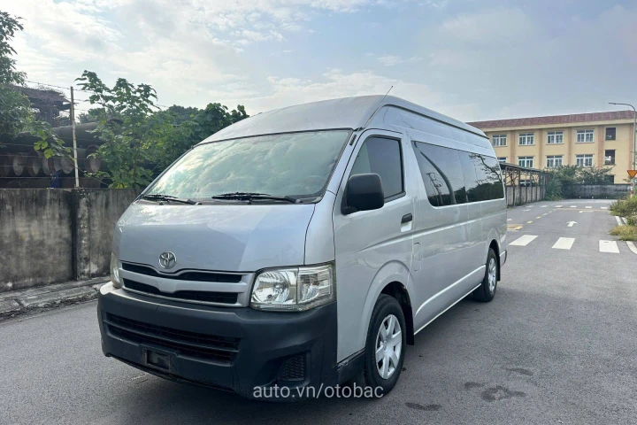 Toyota Hiace 2012