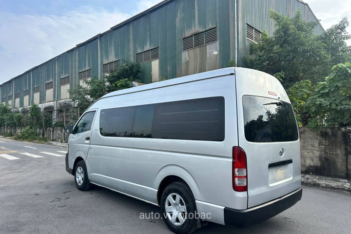 Toyota Hiace 2012