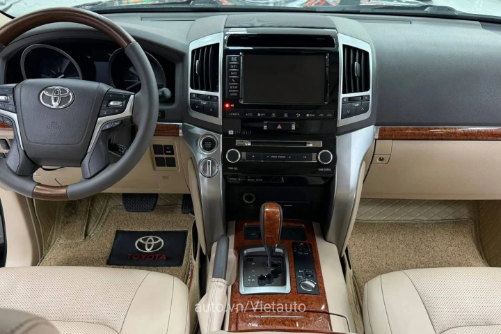 Toyota Land Cruiser 2013