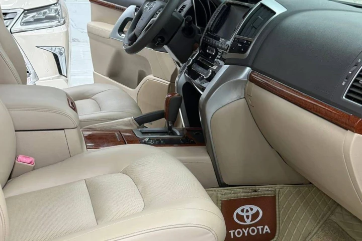 Toyota Land Cruiser 2013