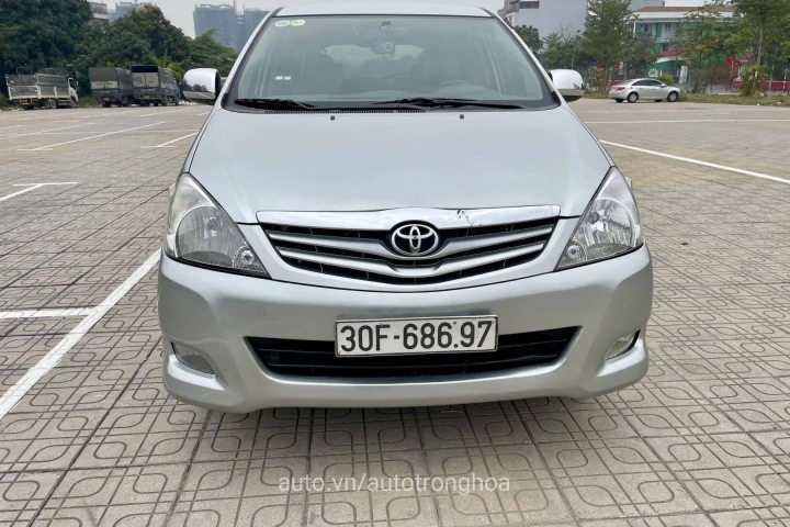 Toyota Innova 2011