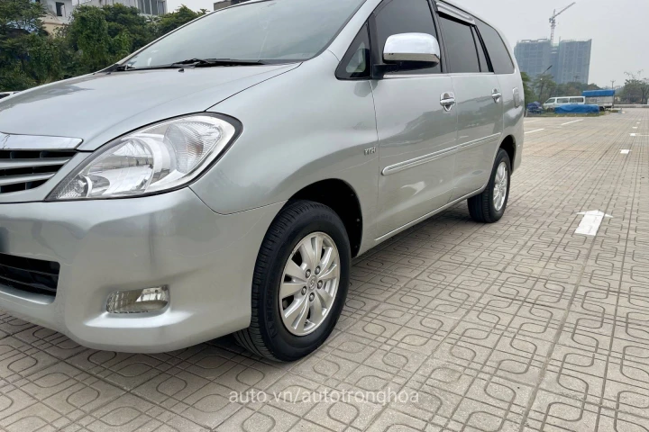 Toyota Innova 2011