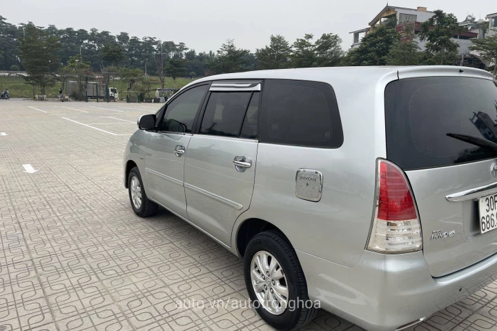 Toyota Innova 2011