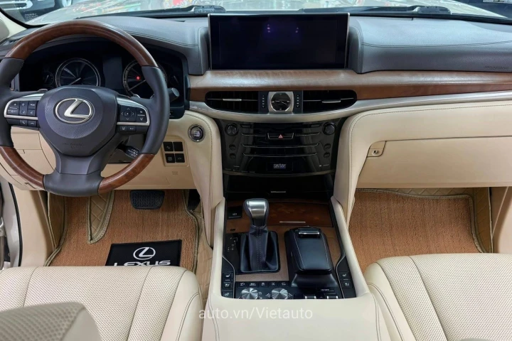 Lexus LX 2019