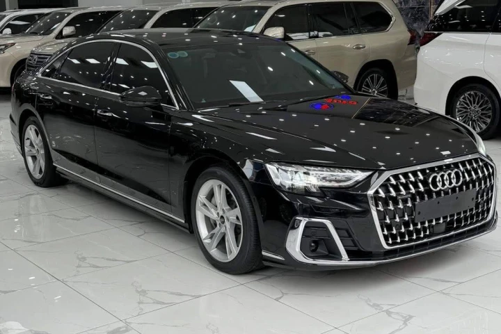 Audi A8 2024