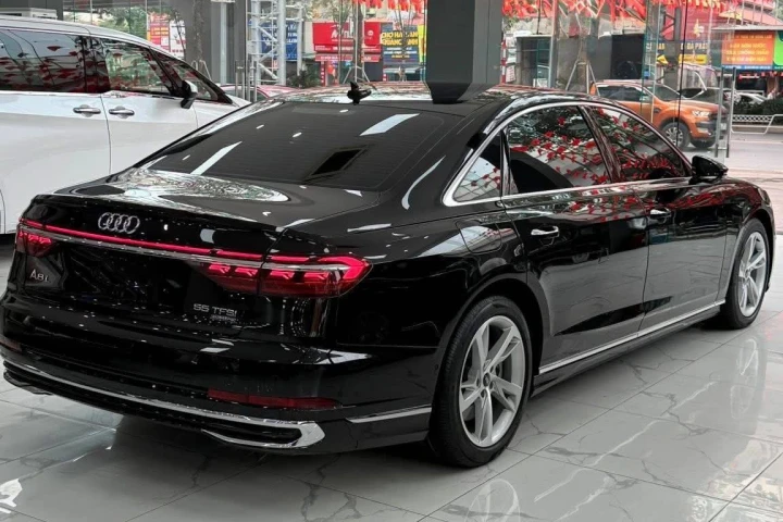 Audi A8 2024