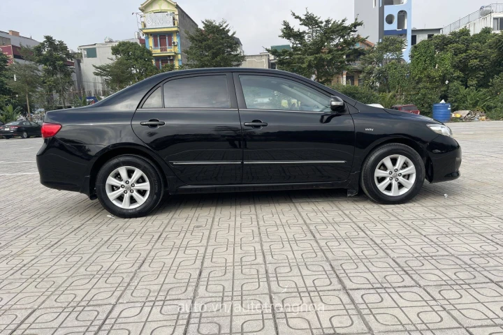 Toyota Corolla Altis 2010