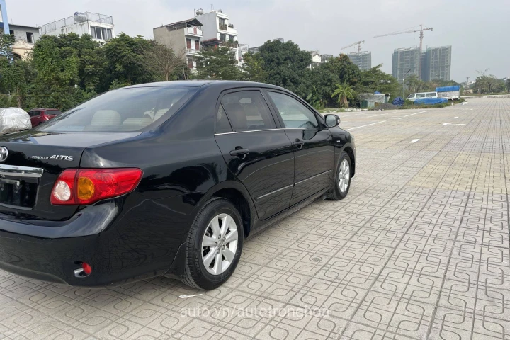 Toyota Corolla Altis 2010