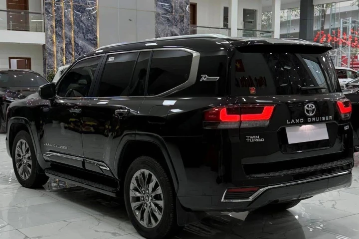 Toyota Land Cruiser 2024