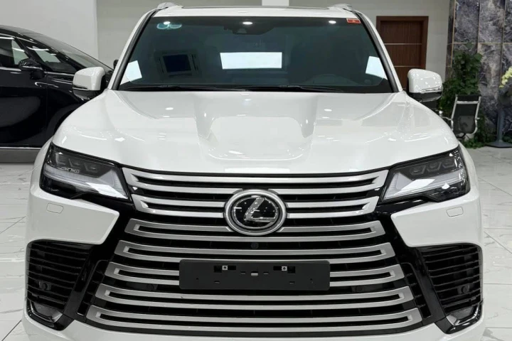 Lexus LX 2023