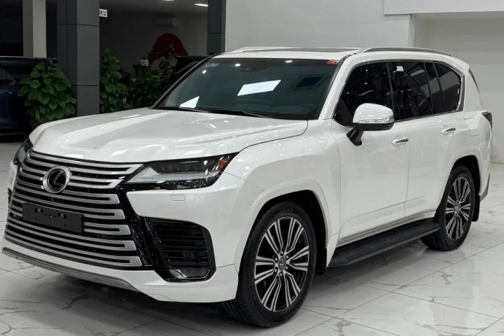 Lexus LX 2023