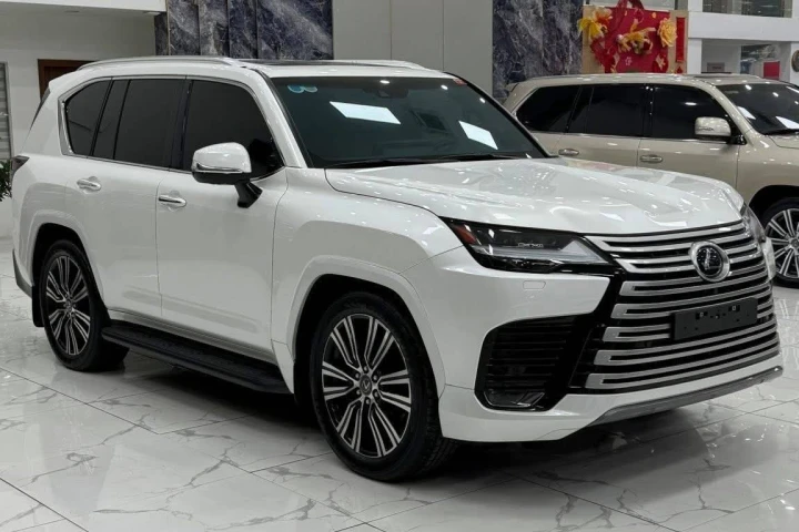 Lexus LX 2023