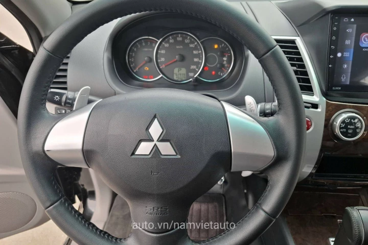 Mitsubishi Pajero 2015