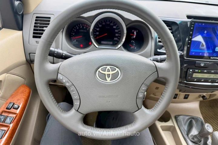 Toyota Fortuner 2011