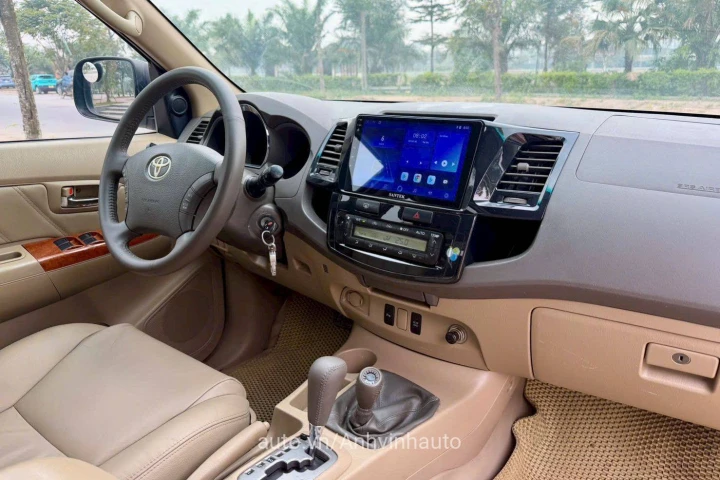 Toyota Fortuner 2011
