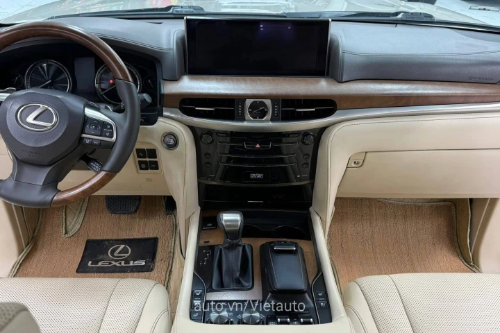 Lexus LX 2019