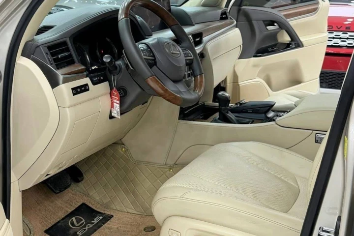 Lexus LX 2019