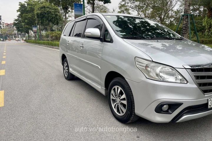 Toyota Innova 2015