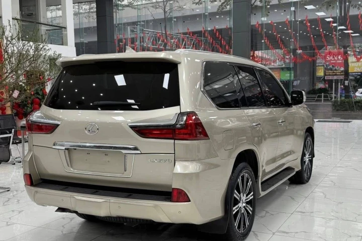 Lexus LX 2019