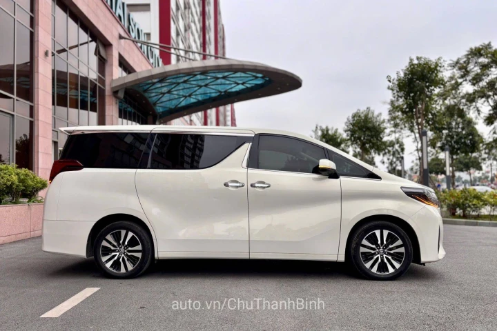 Toyota Alphard 2021