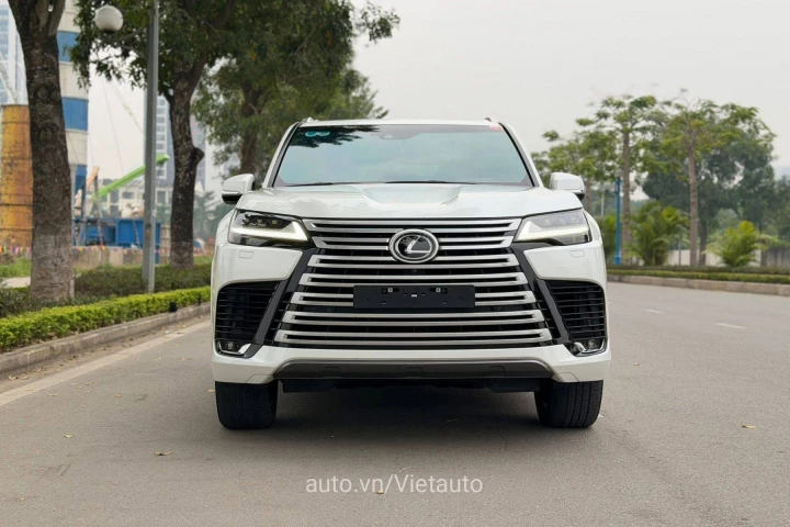 Lexus LX 2023