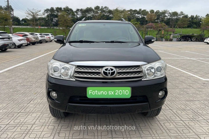 Toyota Fortuner 2010