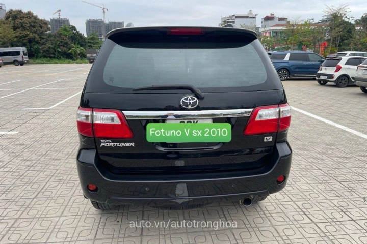 Toyota Fortuner 2010