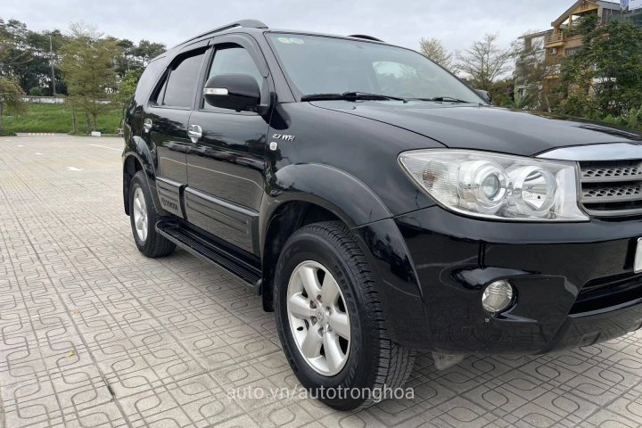 Toyota Fortuner 2010