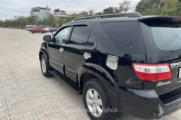 Toyota Fortuner 2010