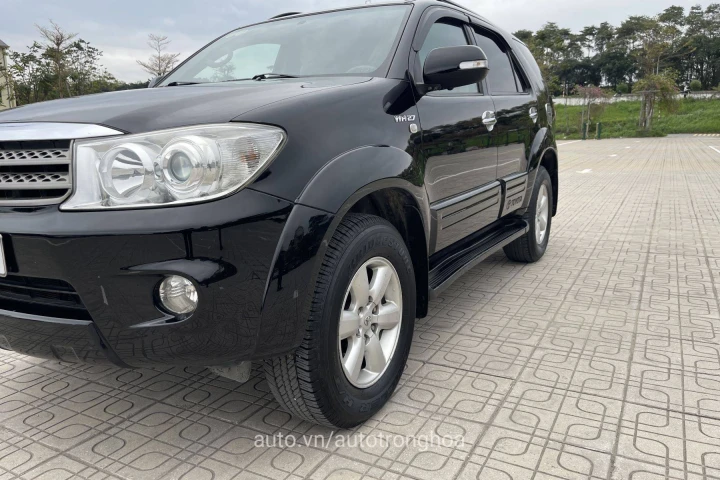 Toyota Fortuner 2010
