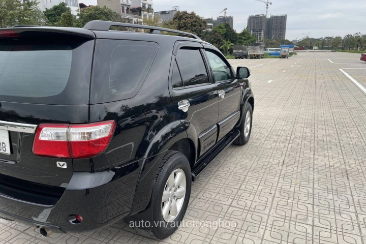 Toyota Fortuner 2010