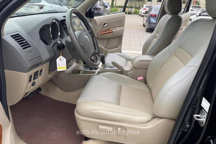 Toyota Fortuner 2010