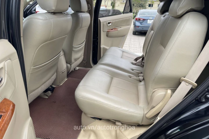 Toyota Fortuner 2010