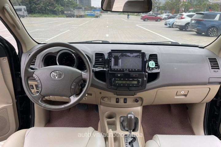 Toyota Fortuner 2010