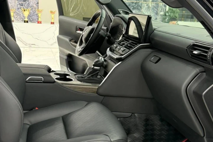 Toyota Land Cruiser 2023